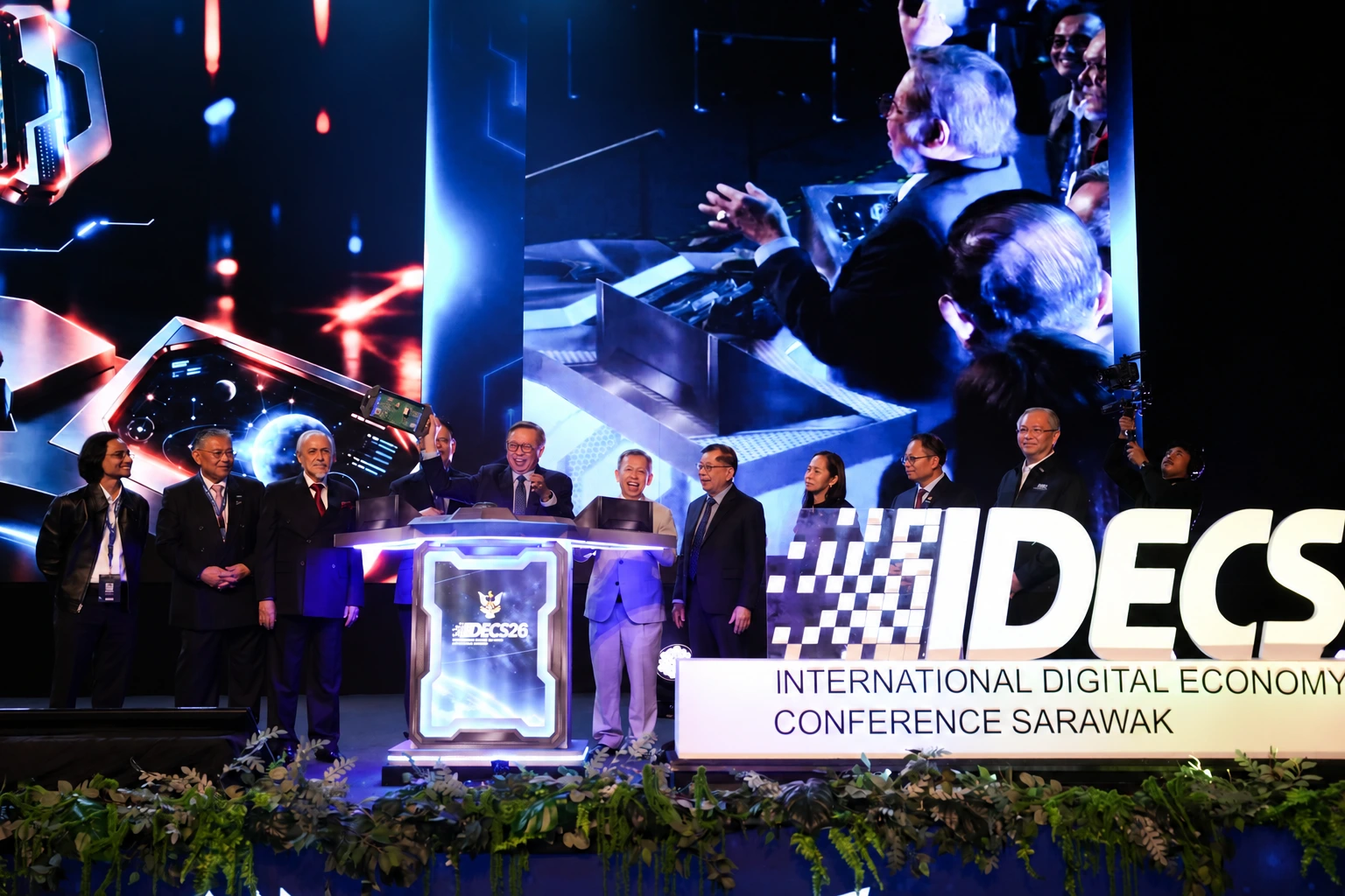 The ninth International Digital Economy Conference Sarawak 2026 (IDECS26) was officially launched at the Borneo Convention Centre Kuching, bringing together participants from more than 30 countries as Sarawak advances its capabilities across artificial intelligence, semiconductor innovation, deep technology and the emerging space economy.

